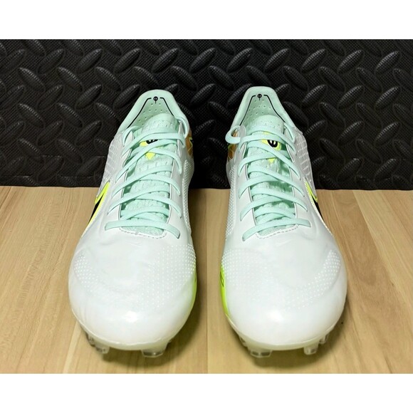 Athletic_Shoes